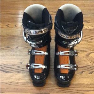 Head Edge 9.5 ski boots with bag. Size 10/10.5
